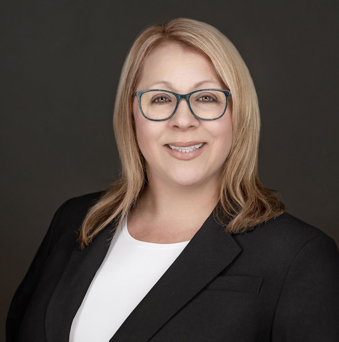 Portrait of Angela Jones, MSN, APRN, PMHNP-BC, FNP-BC